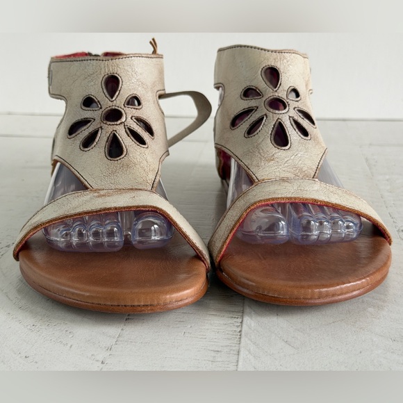 Bed Stu NWT Women’s Soto Floral Cutout Flat Sandal Nectar Lux size 10 - Picture 3 of 10